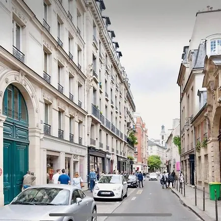Large North Marais Apartment