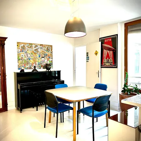 Large North Marais Apartment