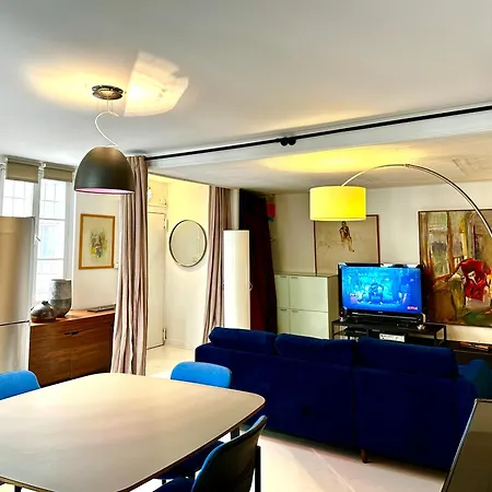 Large North Marais Apartment