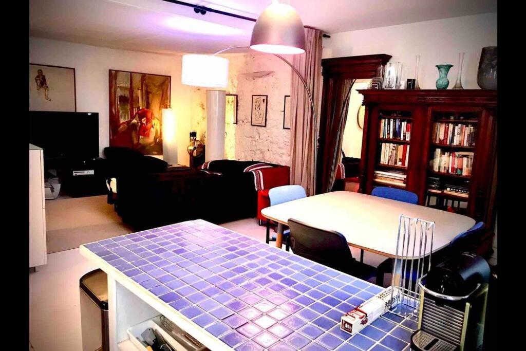 Large North Marais *